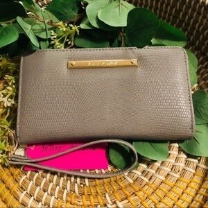 Betsey Johnson Gray Zip Around Wallet Wristlet NWT 12 Card Slots Boxed